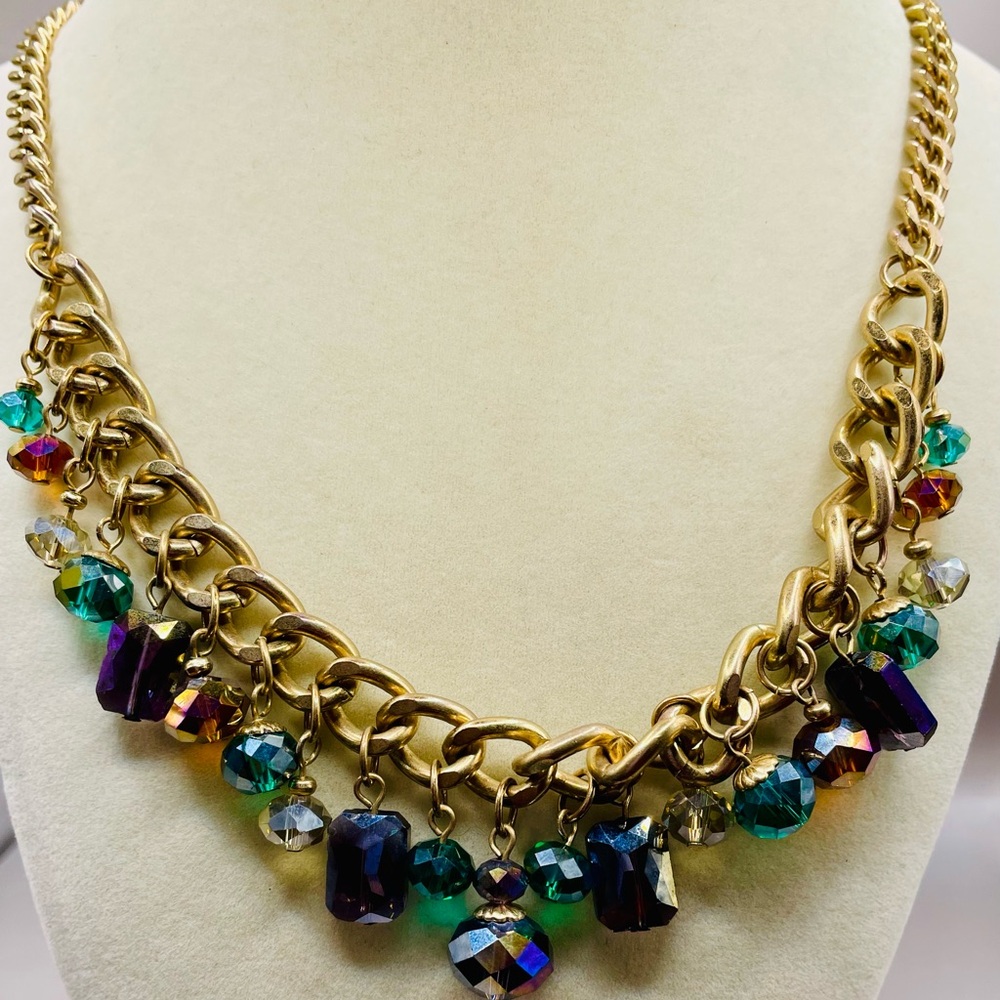 Vintage chain link dangling aurora borealis beads necklace. Gold tone. Glam